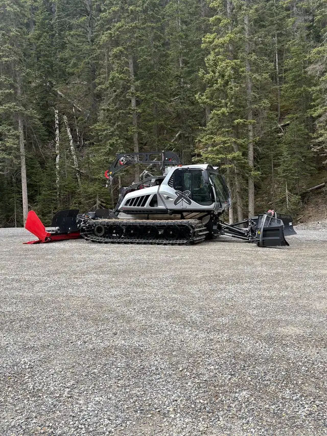 Ski & Snowboard tuning and repair services63804703007107121
