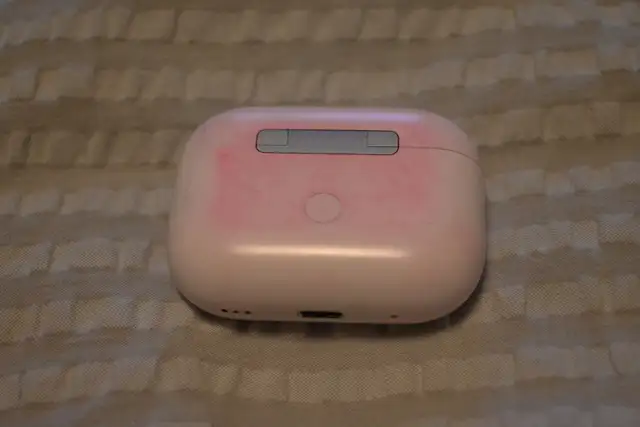 AirPods Pro 2, Lightning case, earbuds replaced 9 months ago597784591504527363
