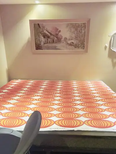 Basement full furnished apartment one room is available: Suitable for female students/working women/...