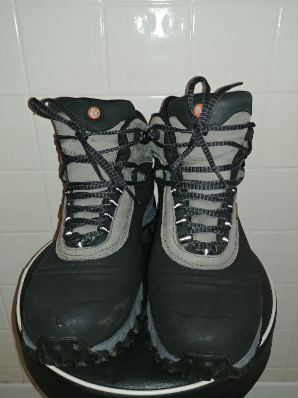 Merrell Winter Hiker Snow Boots Size 11.5 Reduced to $40 in Men's Shoes in Saint John - Image 2