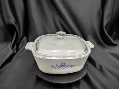 Vintage CorningWare Blue Cornflower 1.5 Qt Casserole Dish w/lid, View more