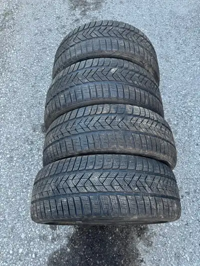 BRAND: Pirelli Sottozero 3 21" Winter / Snow Tires SIZE: 2x 245 40 21 & 2x 275 35 21 QUANTITY: *4 TI...