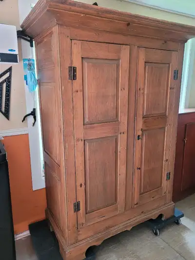Armoire antique pin (clous forge), View more