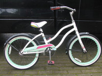 Girl's Coaster Bike, 20-inch wheels.