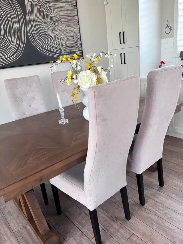Dining chairs62863260705665126