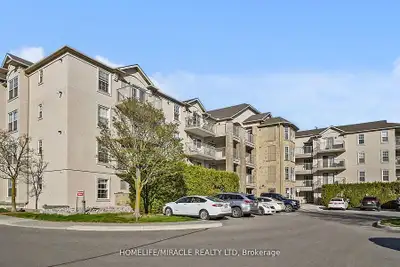 STUNNING 1+1 BEDROOM CONDO IN PRESTIGIOUS GLEN ABBEY – MODERN & MOVE-IN READY! List Price: $539,900...