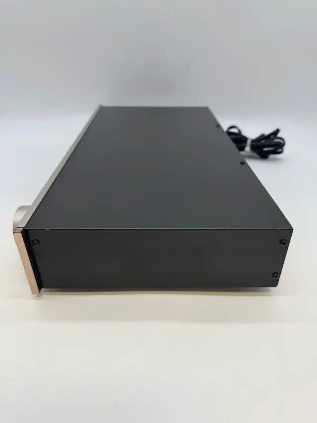 Luxman T-210L AM/FM Stereo Tuner Vintage Silver Tested Working  in Stereo Systems & Home Theatre in City of Toronto - Image 11