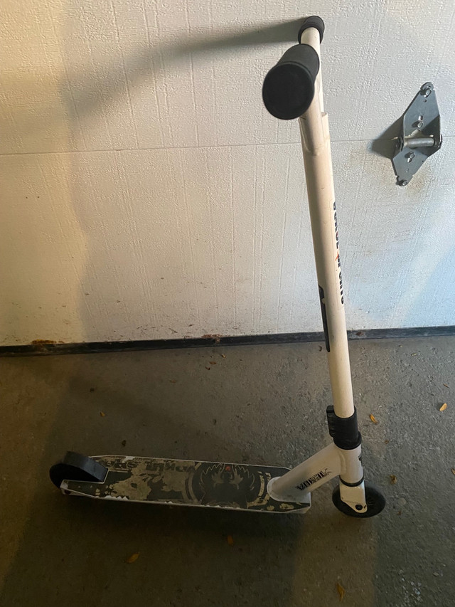 Scooters for sale in Skateboard in Kitchener / Waterloo - Image 3