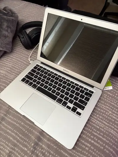 MacBook Air 2017, View more
