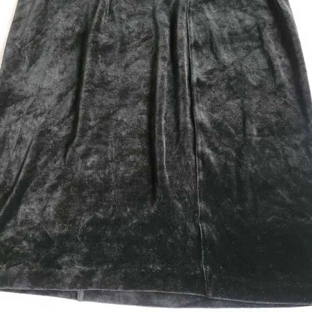 Minijupe Vintage Velours Noir black velvet vintage miniskirt  in Women's - Dresses & Skirts in City of Montréal - Image 4