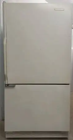 KITCHEN AID PACKAGE: Bottom-Freezer FRIDGE / RANGE in Refrigerators in London - Image 2