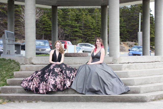 Grad dress  in Women's - Dresses & Skirts in St. John's - Image 4