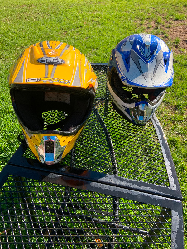 Atv dirtbike kids helmets in ATV Parts, Trailers & Accessories in Brockville