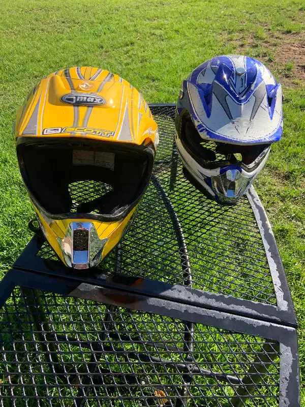Atv dirtbike kids helmets in ATV Parts, Trailers & Accessories in Brockville - Image 2