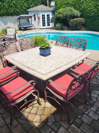 outdoor dining table and chairs