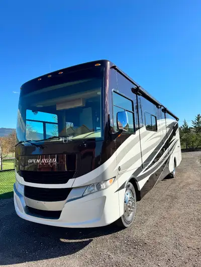 2018 Tiffan Allegro Open Road Class A Motorhome. Model 34PA Gas powered Ford Triton V 10 1 year bump...
