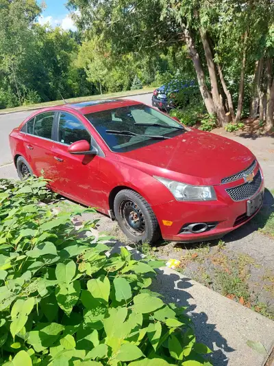 224000km rebuilt turbo new starter and alternator. Summer tire's and rims