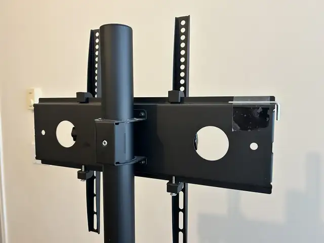 Mobile TV Cart for 13" to 60" Screens by VIVO in TV Tables & Entertainment Units in Vancouver - Image 9