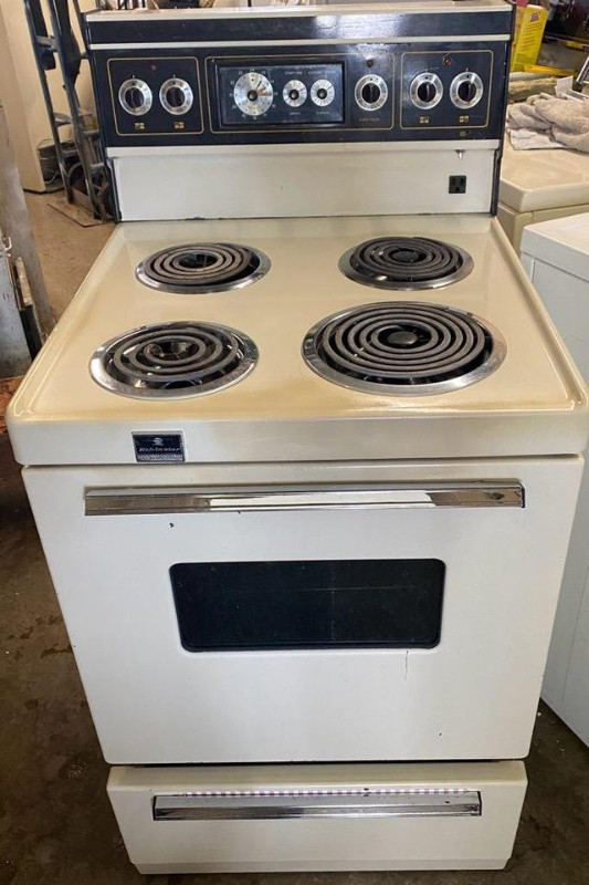 Kelvinator 24" Electric Range, in Stoves, Ovens & Ranges in Winnipeg