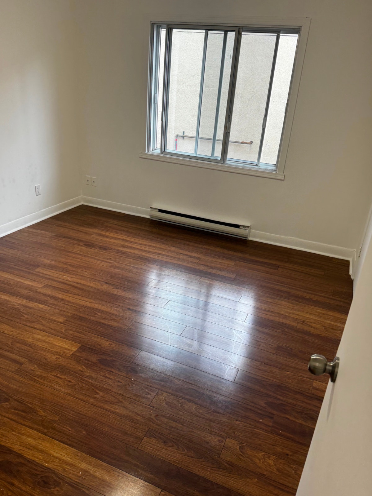 TRES GRAND 4 et demi a louer a Laval - 440/des laurentides — photo 3