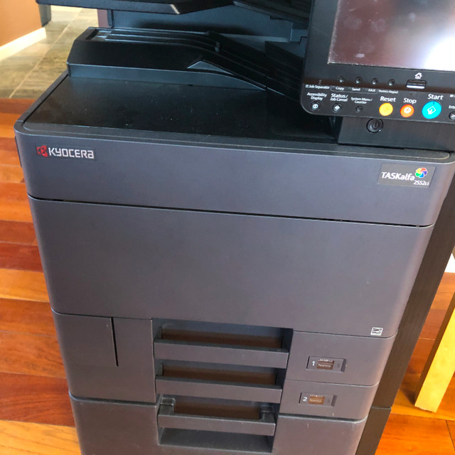 Kyocera TA-2552 ci (25 cpm) dans Imprimantes, Scanneurs  à Ouest de l’Île - Image 2