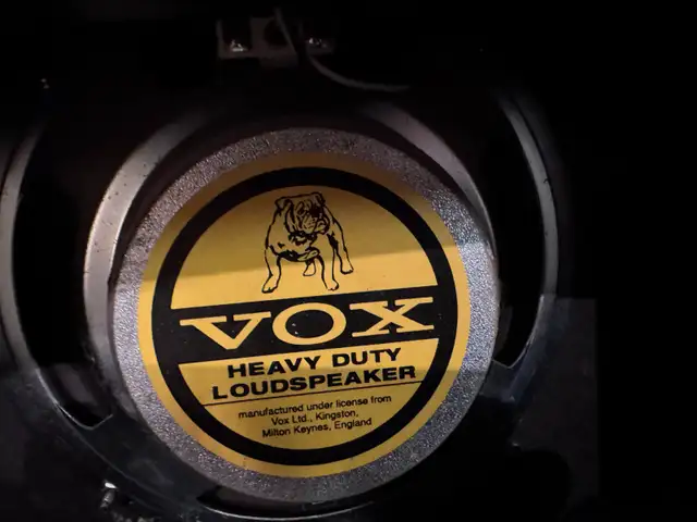Vintage VOX V9168R Pathfinder 15R 15W 1X8 Guitar Combo Amp in Amps & Pedals in City of Toronto - Image 8