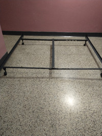 UNIVERSAL ADJUSTABLE DOUBLE QUEEN KING BED FRAME 3 AVAIL 40$EACH