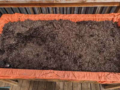 Great used Triple mix soil Great for gardens / Planters / Veggie gardens. Flower gardens etc. etc. 8...
