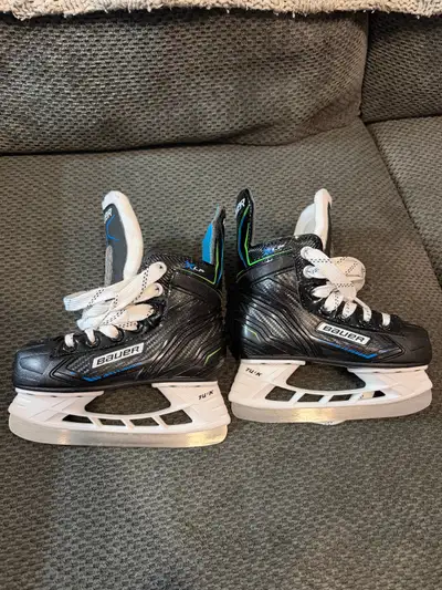 Bauer youth skates- size 9- excellent condition, View more