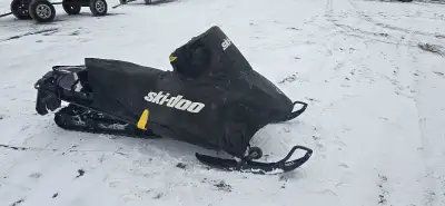 Mint condition skidoo renegade, 1200, 4 stroke, xr, for sale. Has around 15000 kilometers runs great...