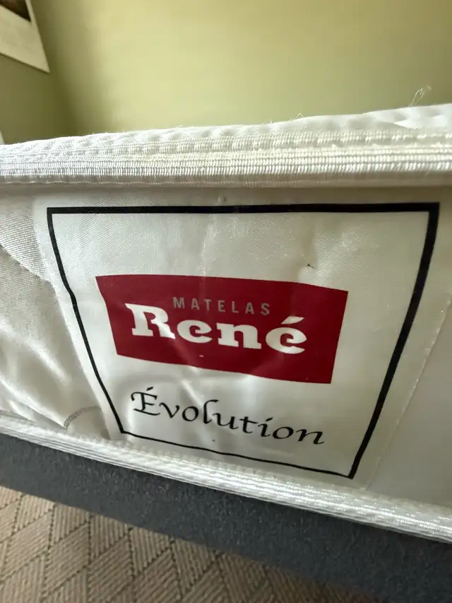 Deux matelas avec bases in Beds & Mattresses in Trois-Rivières - Image 4