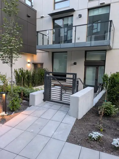 Brand NEW G/F 1 Bedroom 229 sqft Patio,  QE park, Canada line