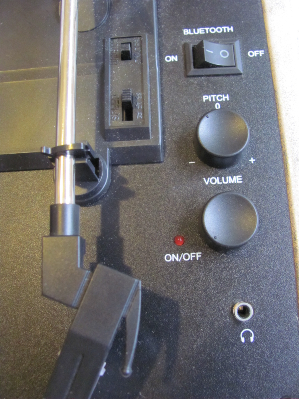 Crosley Portable Turntable in Stereo Systems & Home Theatre in Edmonton - Image 4