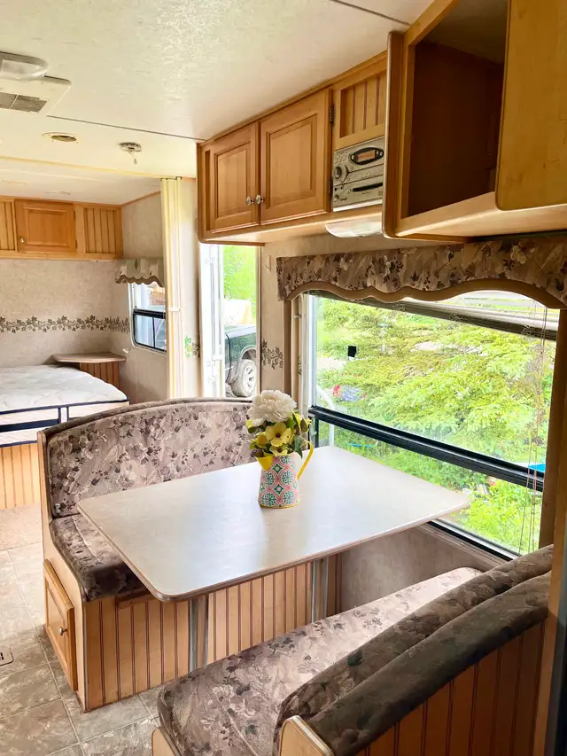 2005 Trail Lite Camper Sleeps 6 in Travel Trailers & Campers in Fort St. John - Image 5