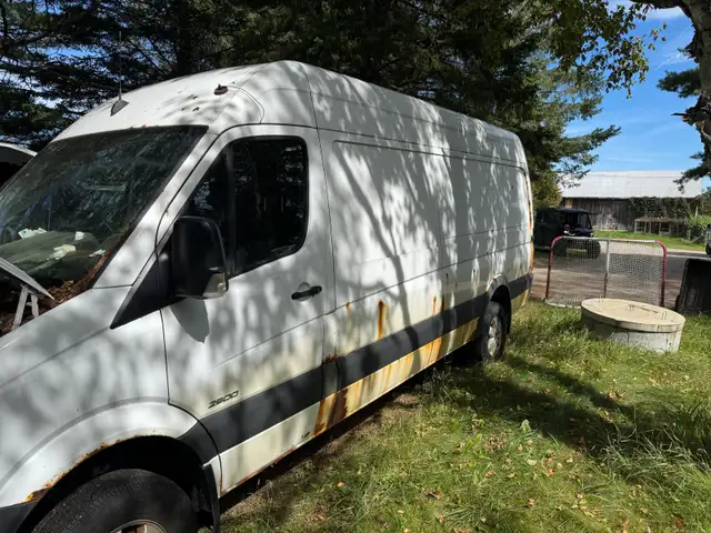  Mercedes sprinter van extended 