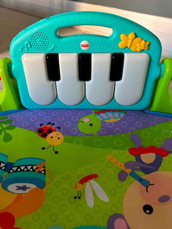 Fisher-Price Baby Gym mat with Kick & Play Piano Learning Toy in Toys in City of Toronto - Image 2