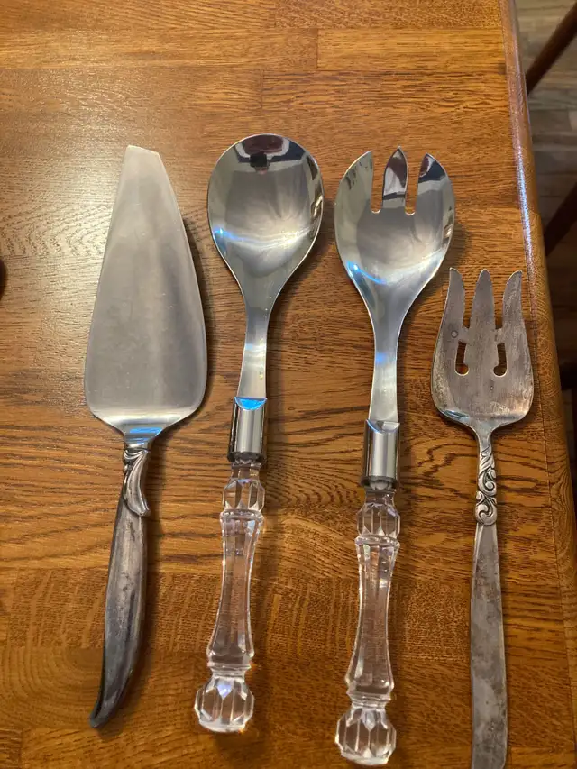 Oneida LTD.  Deluxe Flatware Set65565401721346123