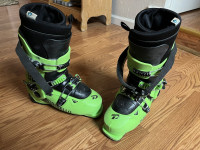 Men's ski boots size 11