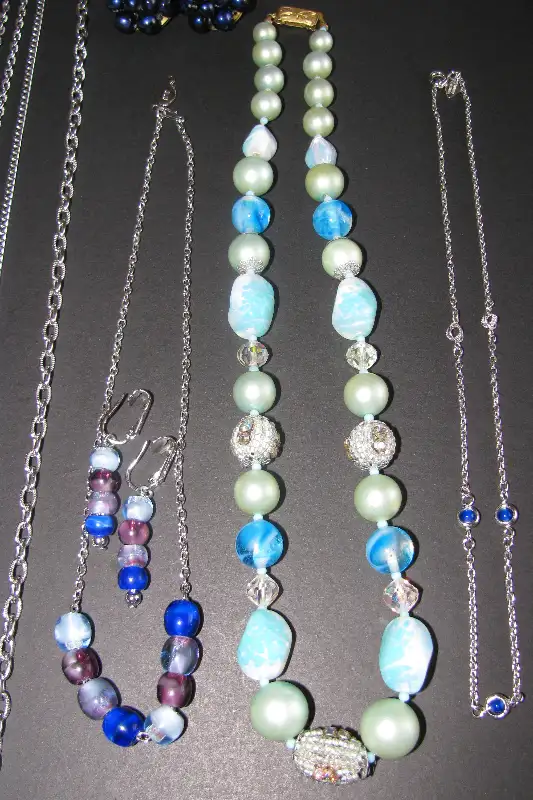 Vntg Costume Jewelry Avon Joan Rivers Sarah Coventry 47PC Mixed in Arts & Collectibles in Saint John - Image 7