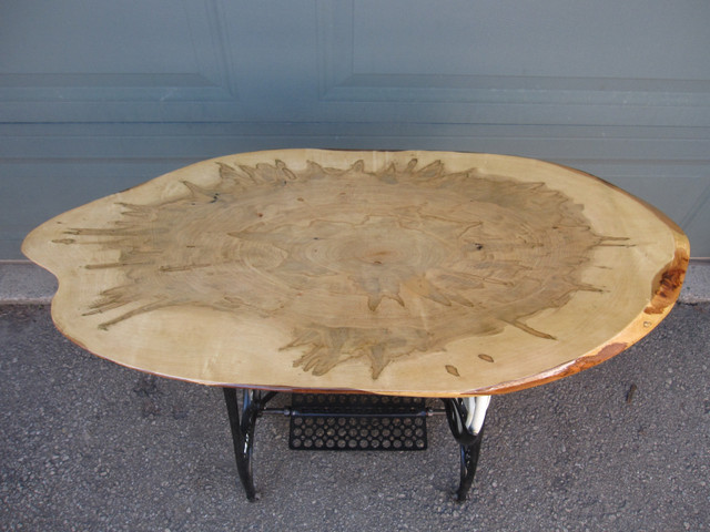 WHITE SEWING MACHINE LIVE EDGE COFFEE ENTRANCE TABLE ETC in Other Tables in City of Toronto - Image 2