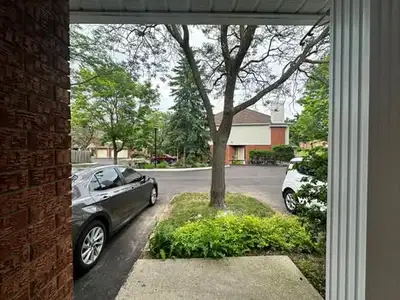 4 MONTH SUBLET • Private mater bedroom in a 2-bedroom unit • Fully furnished bedroom: – Queen bed –...