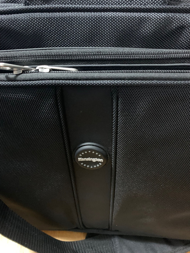 Kensington Contour Pro 17” Laptop/Notebook Carrying Case/Bag in Laptop Accessories in Markham / York Region - Image 3