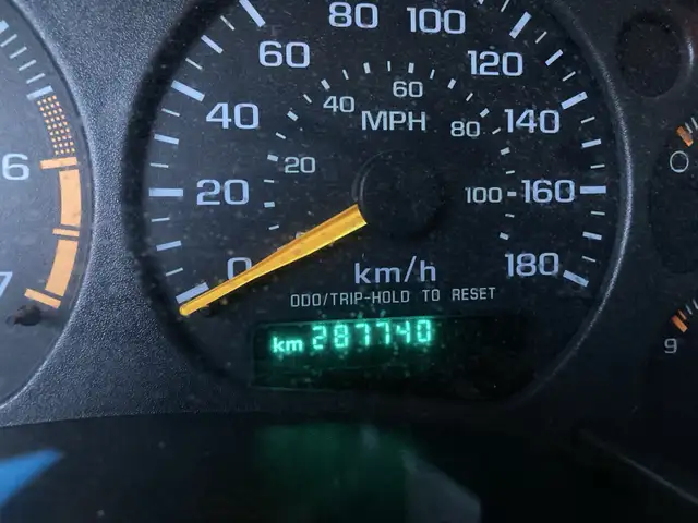 GMC Sonoma in Cars & Trucks in Fort St. John - Image 11