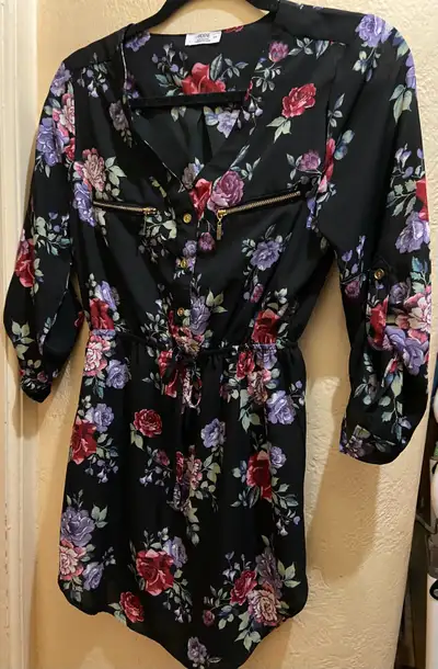 BNWT Women’s short sleeve long top szS, View more