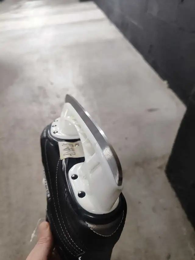 Pre-Season Sale - Kids toddler hockey skates "Bauer Nexus" NE in Hockey in City of Toronto - Image 3