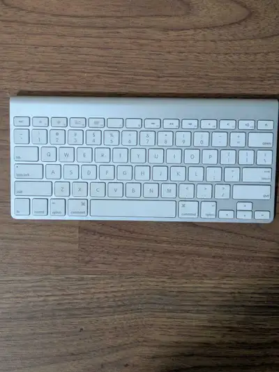 Apple Authentic Bluetooth keyboard ( AA batteries ), View more