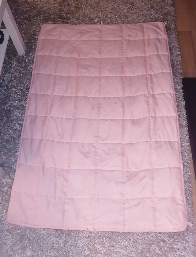PINK 5LB WEIGHTED BLANKET in Health & Special Needs in London