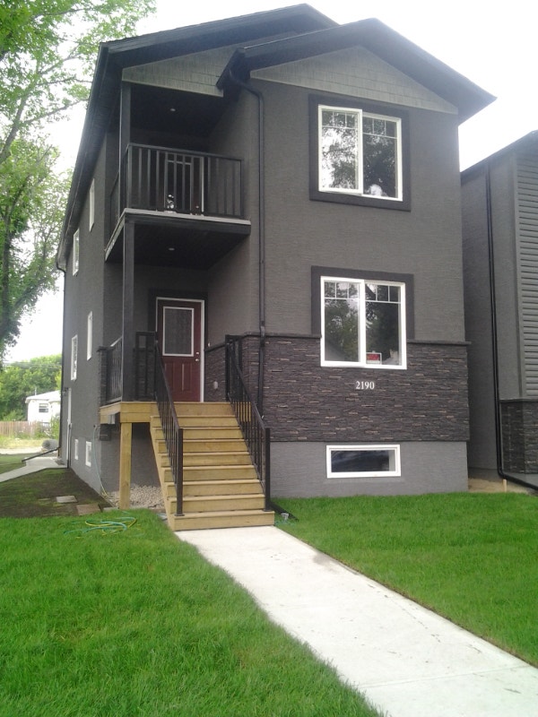 MODERN 2 BEDROOM LOWER LEVEL IN GREAT AREA1150.00AVAILJULY 1 Long