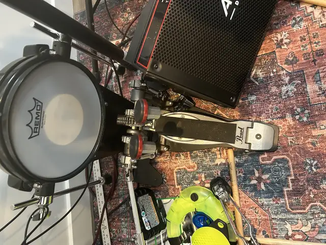 Roland TD-09 KX2 with Alesis Strike Amp, and MORE! in Drums & Percussion in West Island - Image 11