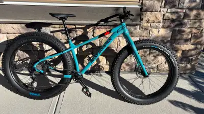 2023 medium Rocky Mountain Blizzard A20 fat bike with upgrades, View more